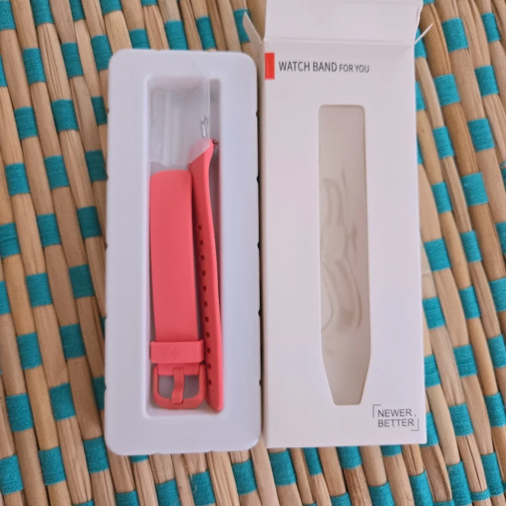 NWOTs Fitbit Inspire 3 Pink Silicone Replacement Watch Band Size Large